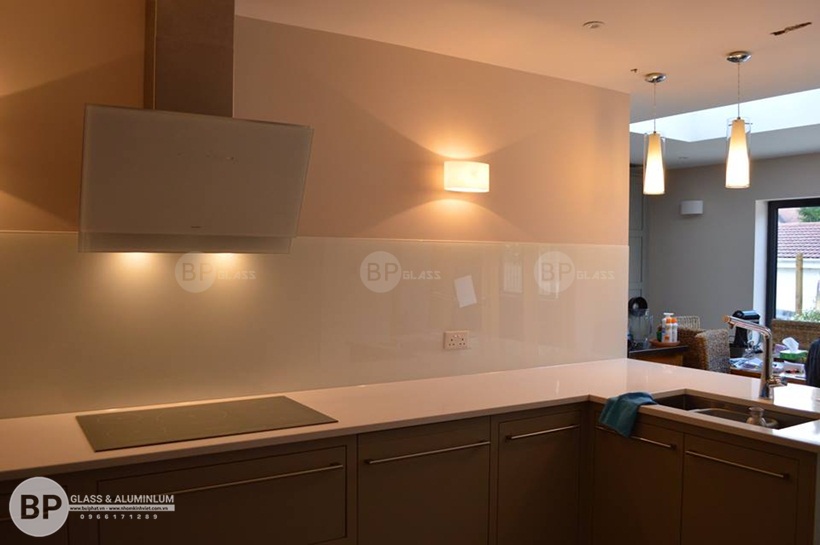 lắp kính ốp bếp nhà anh Quỳnh Xã Đàn 1